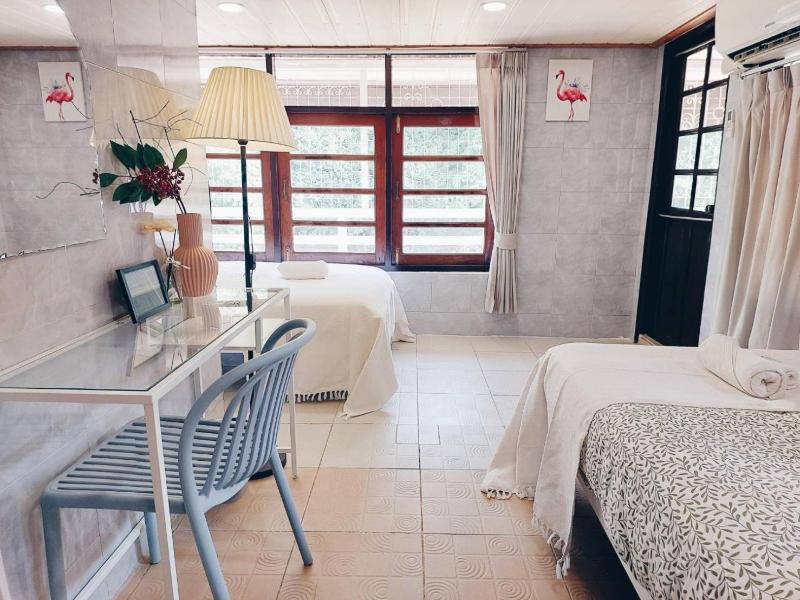 Green Riverside Homestay image