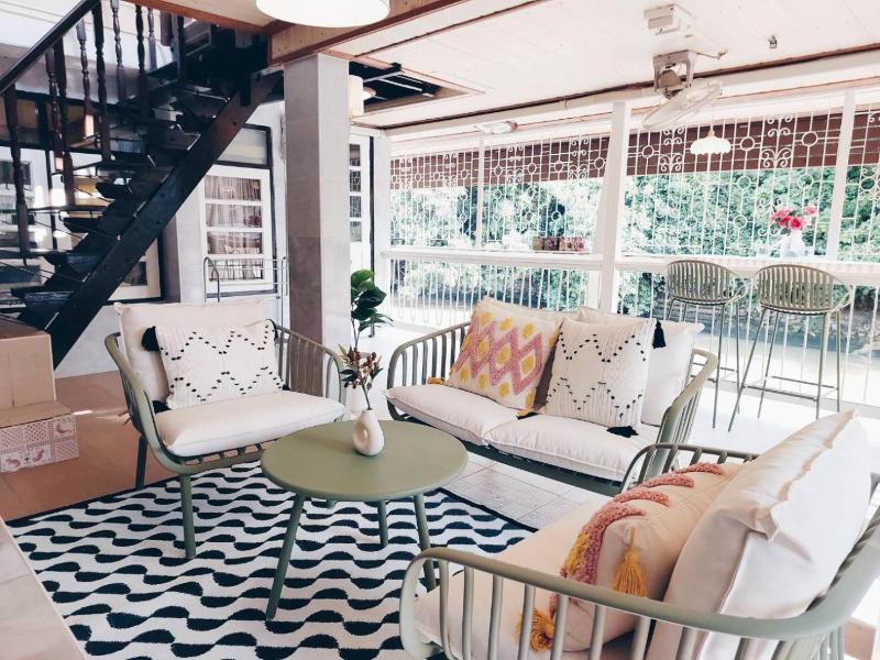 Green Riverside Homestay image