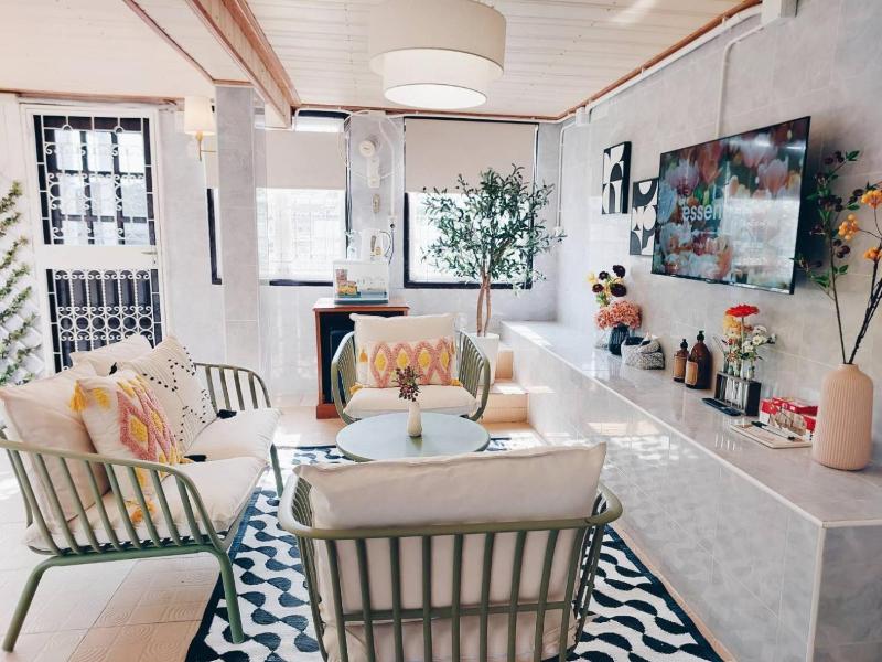Green Riverside Homestay image
