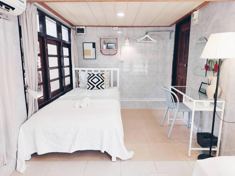 Green Riverside Homestay image