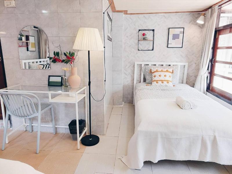 Green Riverside Homestay image