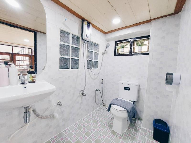 Green Riverside Homestay image