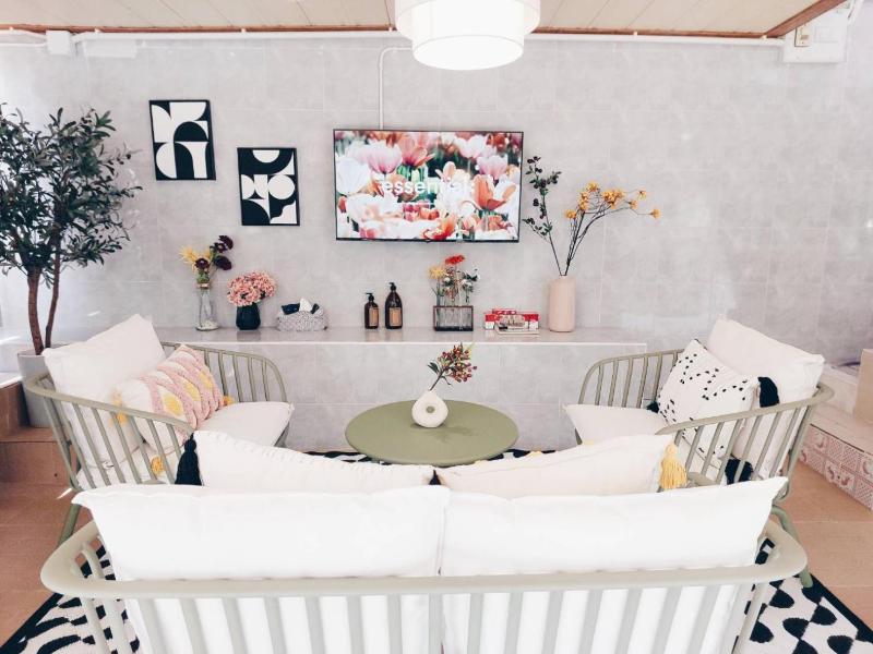 Green Riverside Homestay image