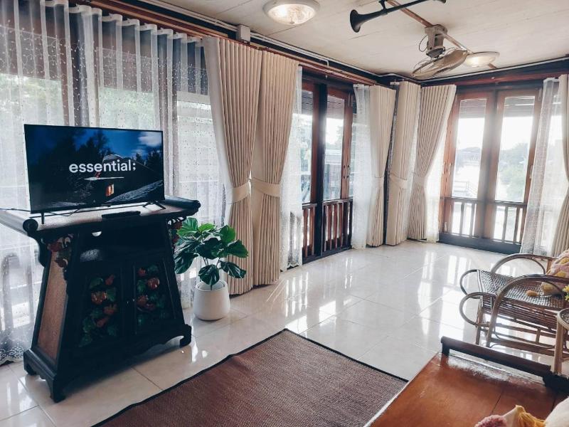 Green Riverside Homestay image