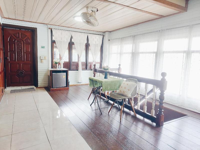 Green Riverside Homestay image