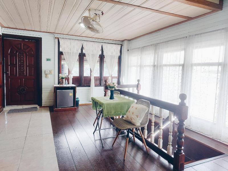 Green Riverside Homestay image