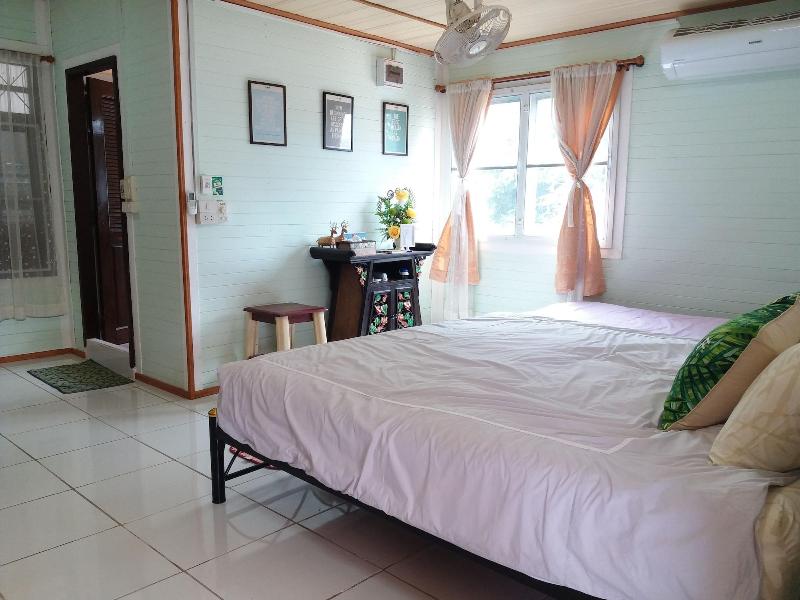 Green Riverside Homestay image