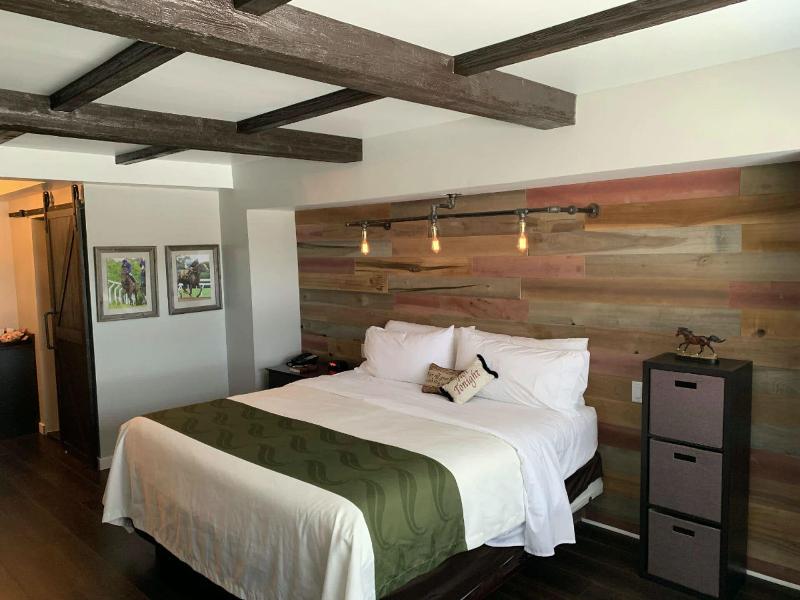 Cedar Stables Inn And Suites image
