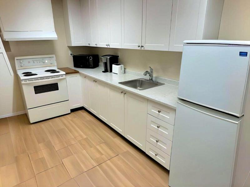 Medicine Hat Villa image