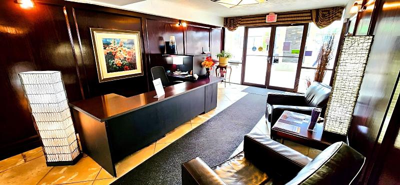 Medicine Hat Villa image