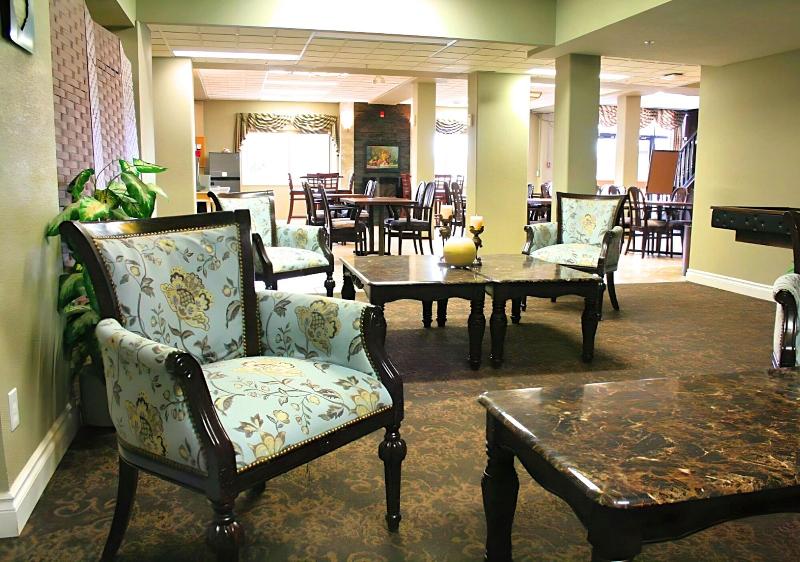 Medicine Hat Villa image