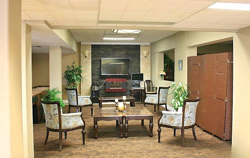 Medicine Hat Villa image