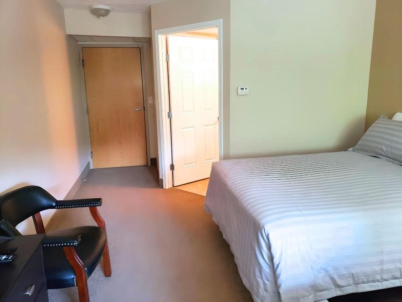 Medicine Hat Villa image