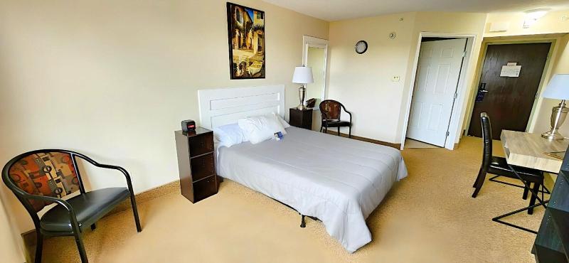 Medicine Hat Villa image