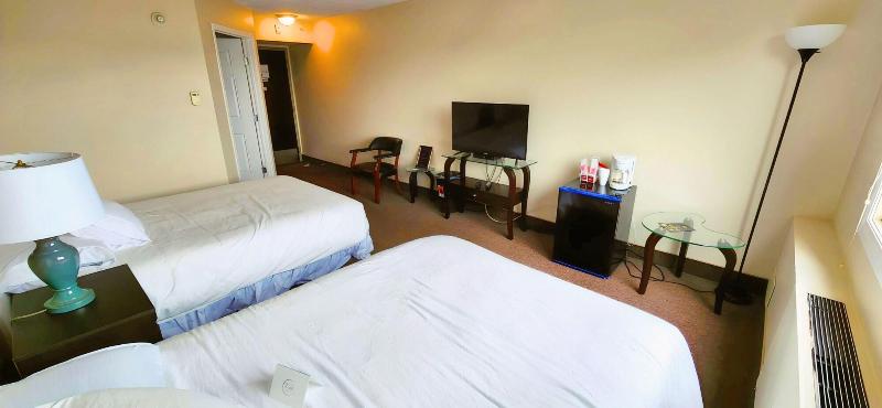 Medicine Hat Villa image