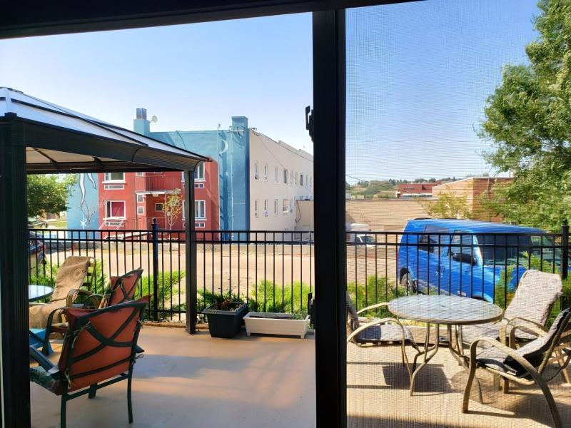 Medicine Hat Villa image