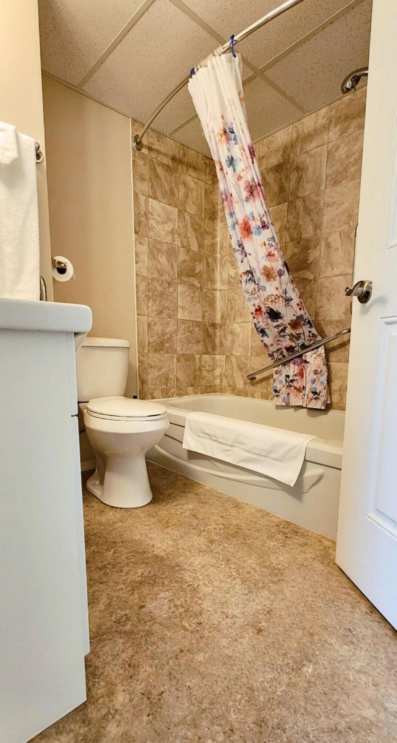 Medicine Hat Villa image