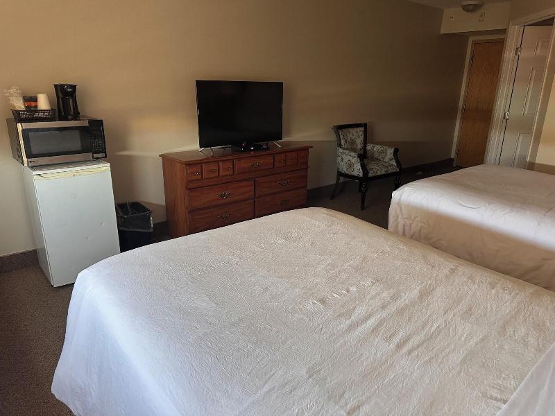 Medicine Hat Villa image