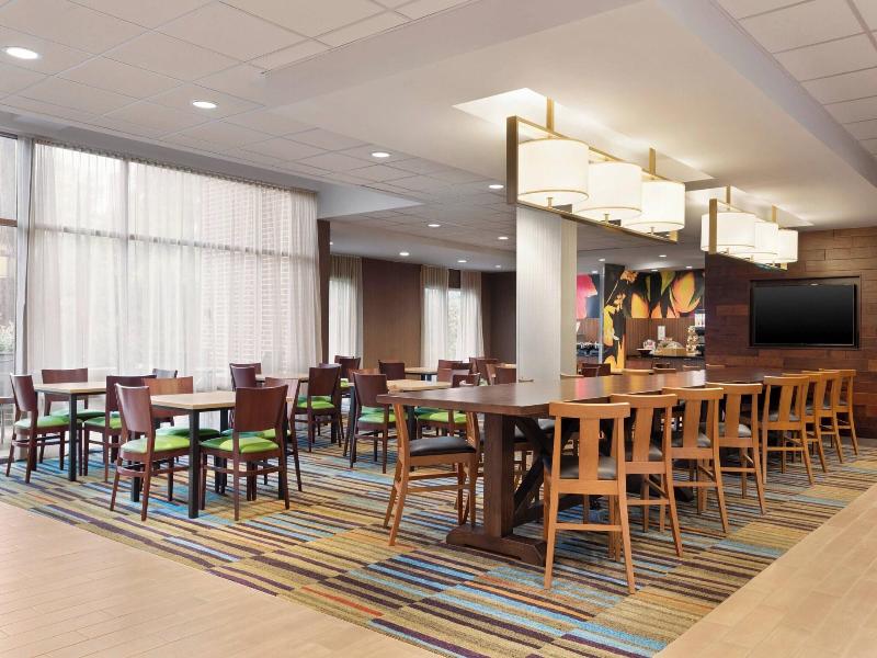 Fairfield Inn & Suites by Marriott Charlottesville
