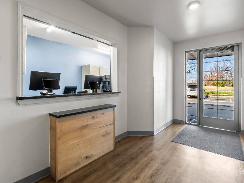 Woodspring Suites Bentonville