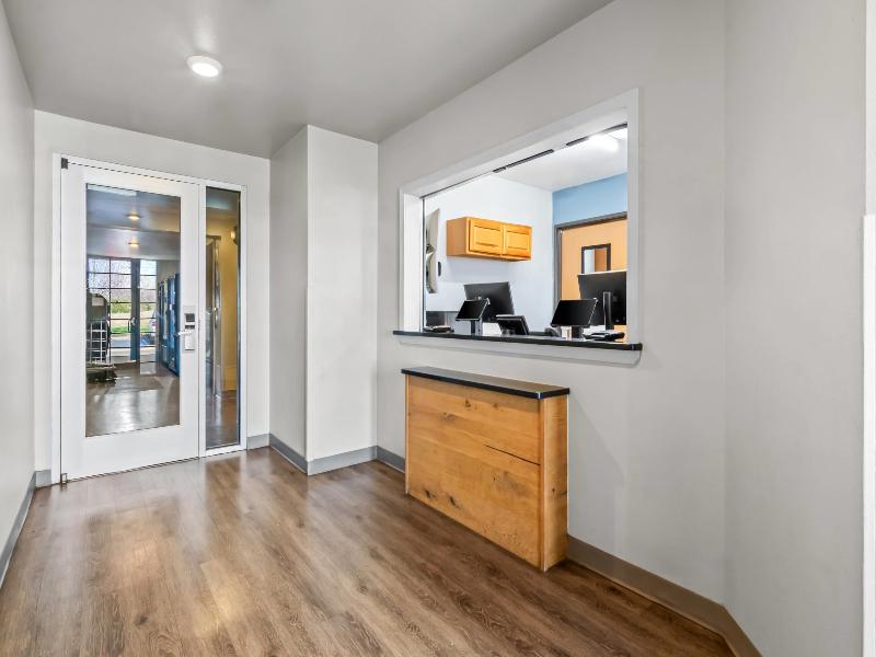 Woodspring Suites Bentonville