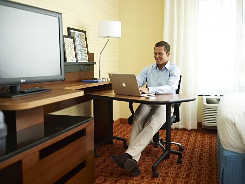 Fairfield Inn & Suites by Marriott Phoenix Tempe/A image