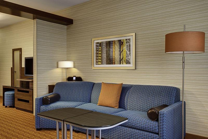 Fairfield Inn & Suites by Marriott Phoenix Tempe/A image
