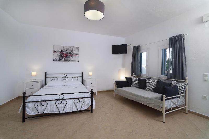 Aelia Suites — photo 2