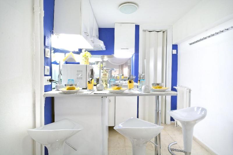 Athens Plaza Luxurys Apartments - Boutique Studio image