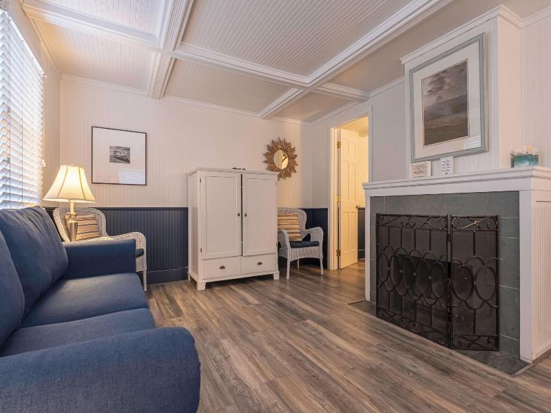 Cannon Beach Hotel image