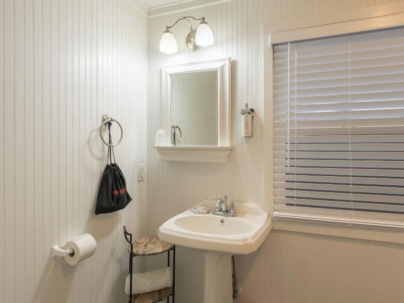 Cannon Beach Hotel image