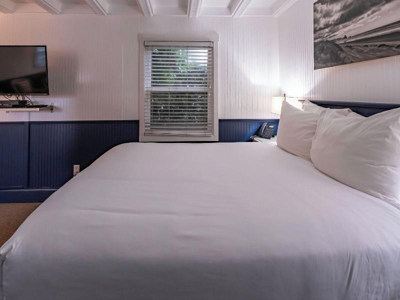 Cannon Beach Hotel image
