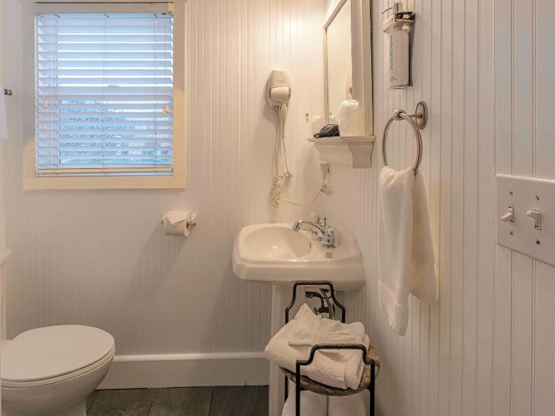 Cannon Beach Hotel image