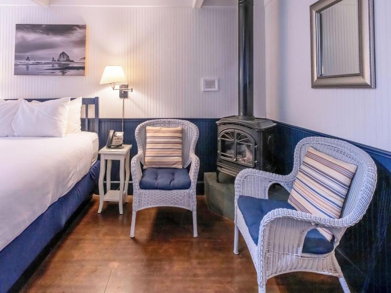 Cannon Beach Hotel image