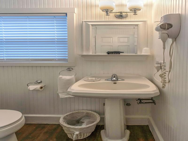 Cannon Beach Hotel image