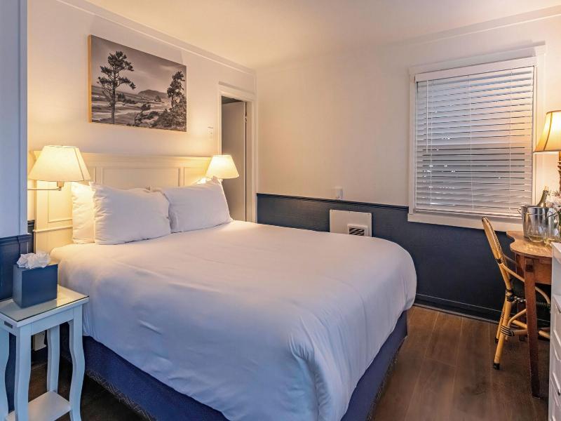 Cannon Beach Hotel image