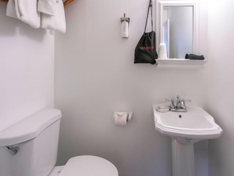 Cannon Beach Hotel image