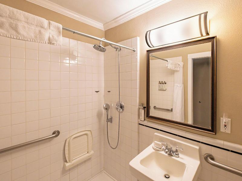 Cannon Beach Hotel image
