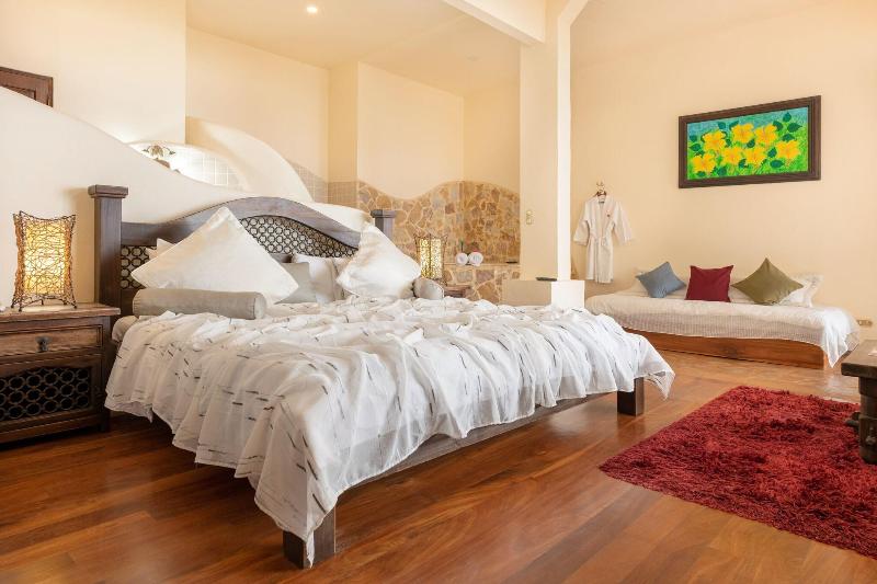 Issimo Suites Boutique Hotel & Spa - Adults Only image