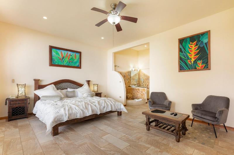 Issimo Suites Boutique Hotel & Spa - Adults Only image