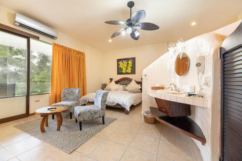 Issimo Suites Boutique Hotel & Spa - Adults Only image