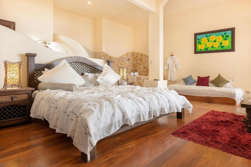 Issimo Suites Boutique Hotel & Spa - Adults Only image