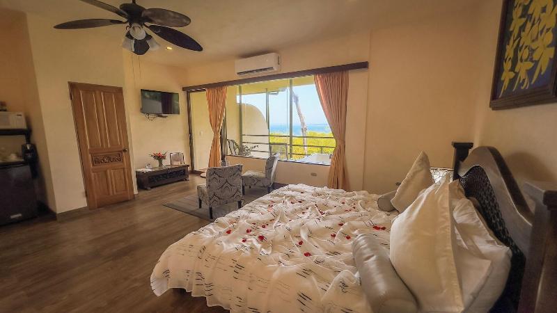 Issimo Suites Boutique Hotel & Spa - Adults Only image