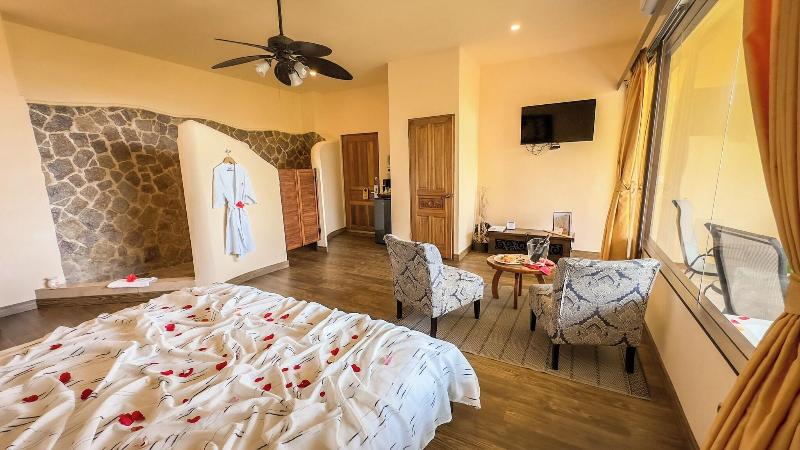 Issimo Suites Boutique Hotel & Spa - Adults Only image