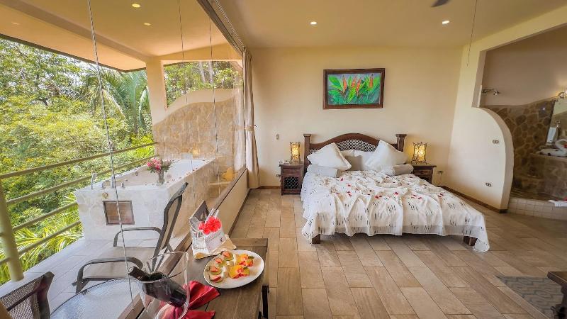 Issimo Suites Boutique Hotel & Spa - Adults Only image