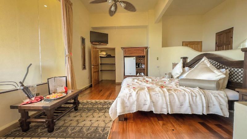Issimo Suites Boutique Hotel & Spa - Adults Only image