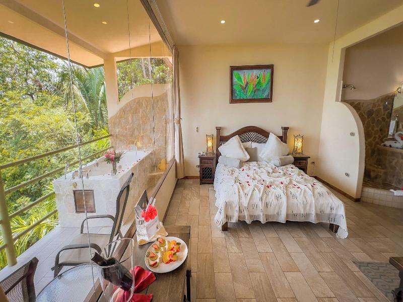 Issimo Suites Boutique Hotel & Spa - Adults Only image