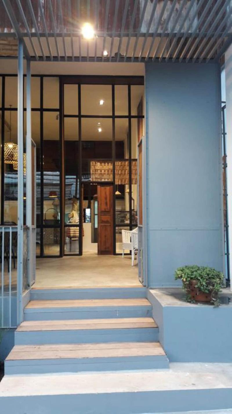 The Good Days — general view