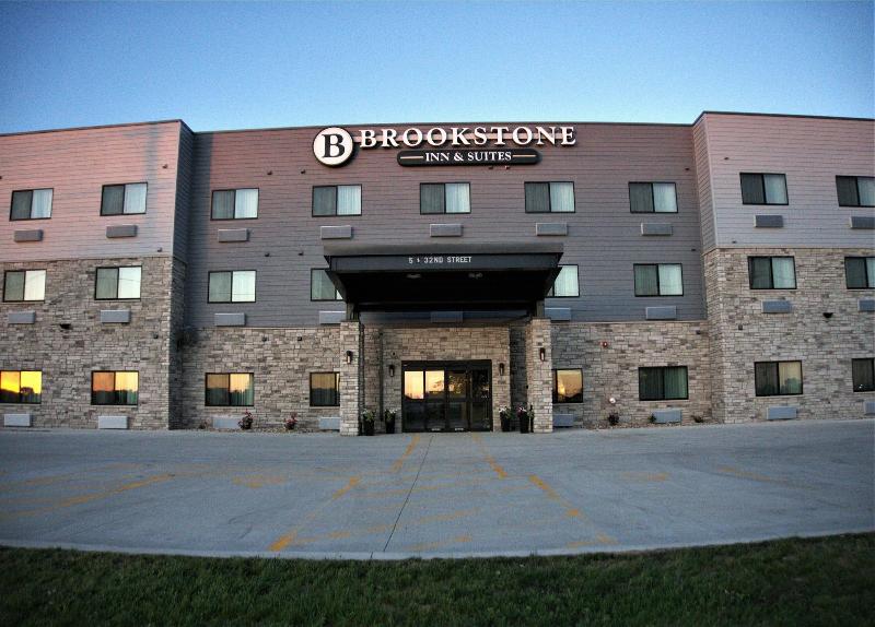 Brookstone Fort Dodge — general view