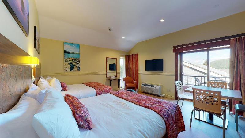Surfside On The Lake image